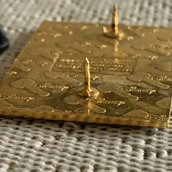 101 Dalmations London Pin LE 500 Disney auctions - Picture 9 of 11